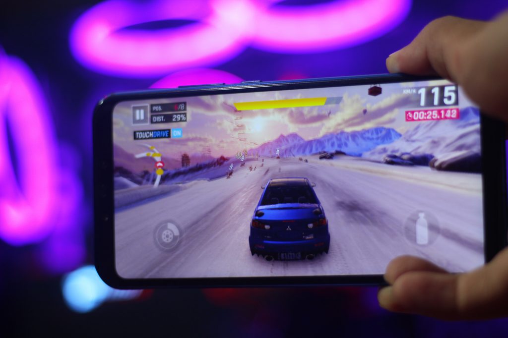 Huawei Nova 3i - Best Gaming Phone