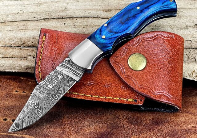 Damascus steel pocket knife